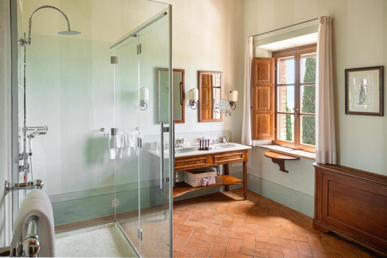 Castello Banfi - Il Borgo - Relais Et Chateaux Poggio alle Mura Ngoại thất bức ảnh