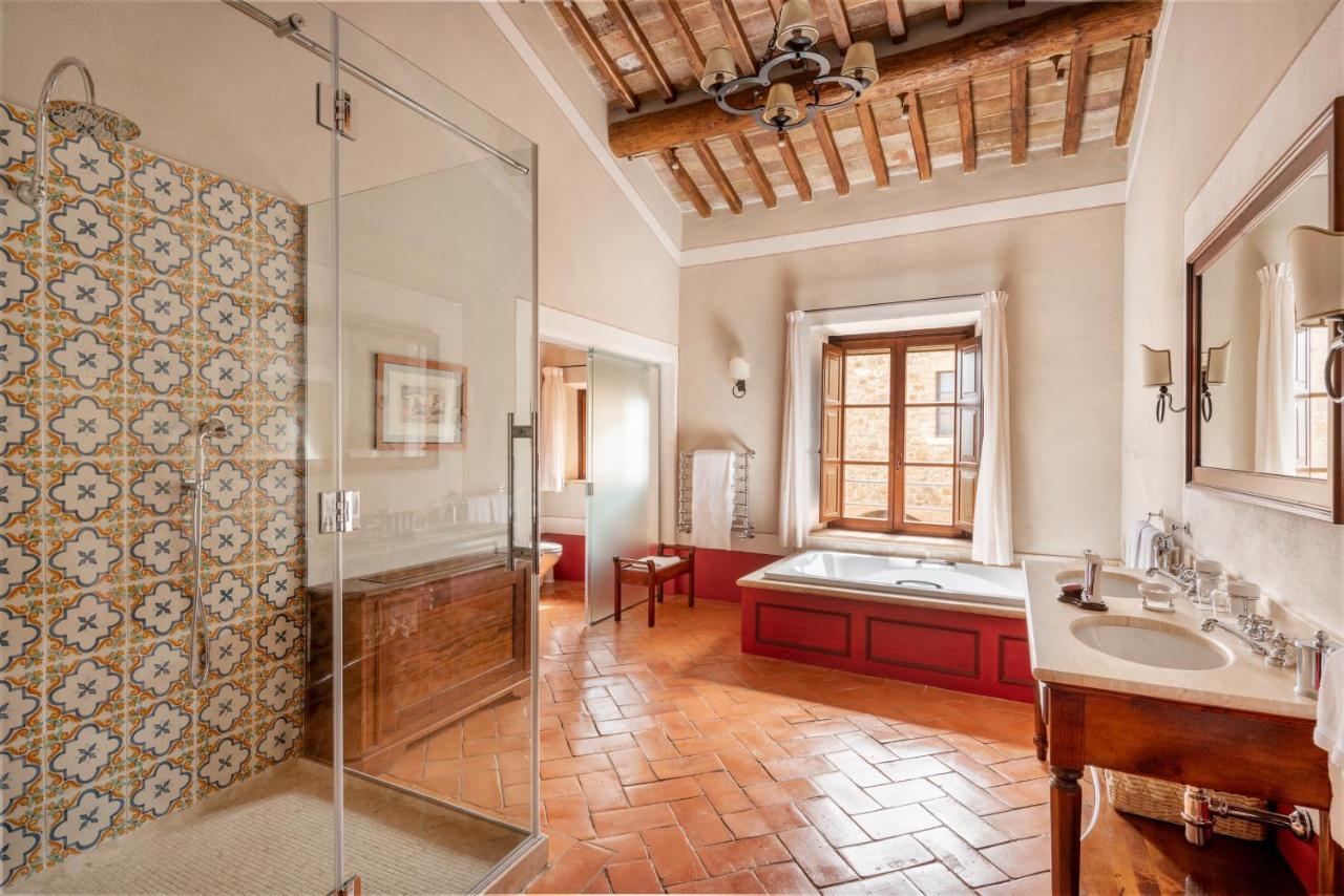 Castello Banfi - Il Borgo - Relais Et Chateaux Poggio alle Mura Ngoại thất bức ảnh