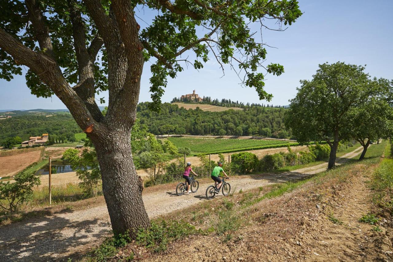 Castello Banfi - Il Borgo - Relais Et Chateaux Hotel Poggio alle Mura Ngoại thất bức ảnh