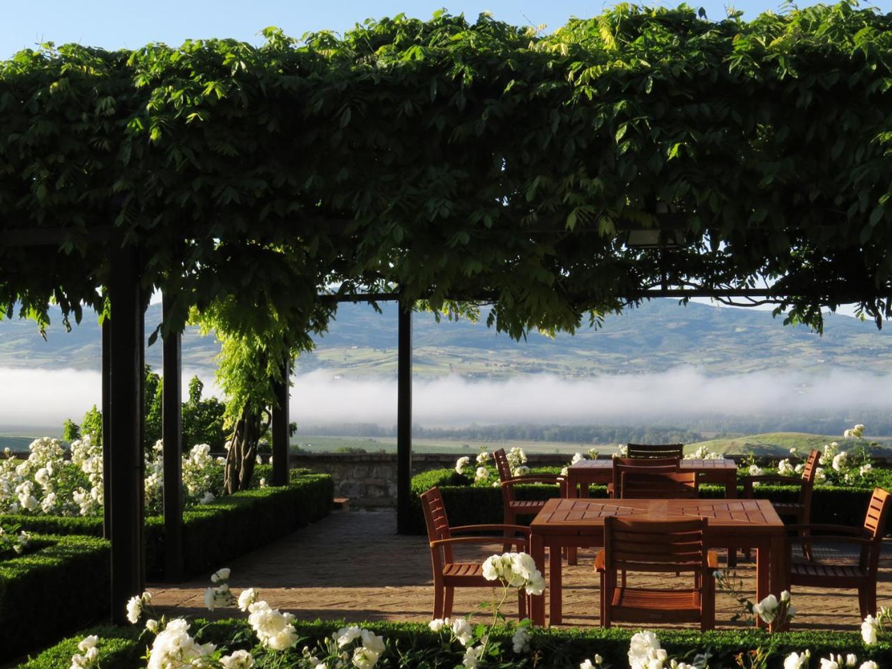 Castello Banfi - Il Borgo - Relais Et Chateaux Poggio alle Mura Ngoại thất bức ảnh