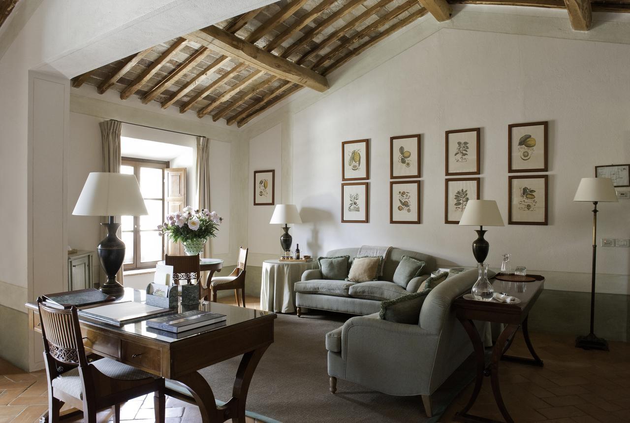 Castello Banfi - Il Borgo - Relais Et Chateaux Poggio alle Mura Ngoại thất bức ảnh