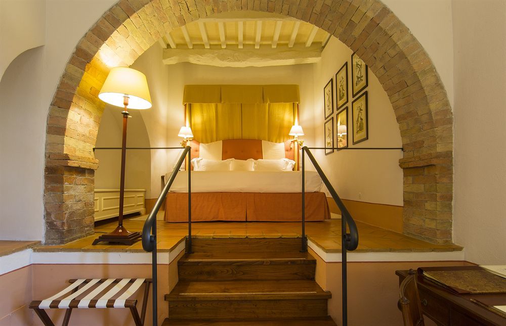 Castello Banfi - Il Borgo - Relais Et Chateaux Poggio alle Mura Ngoại thất bức ảnh