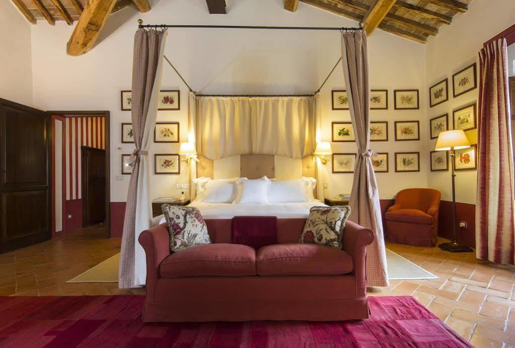 Castello Banfi - Il Borgo - Relais Et Chateaux Poggio alle Mura Ngoại thất bức ảnh