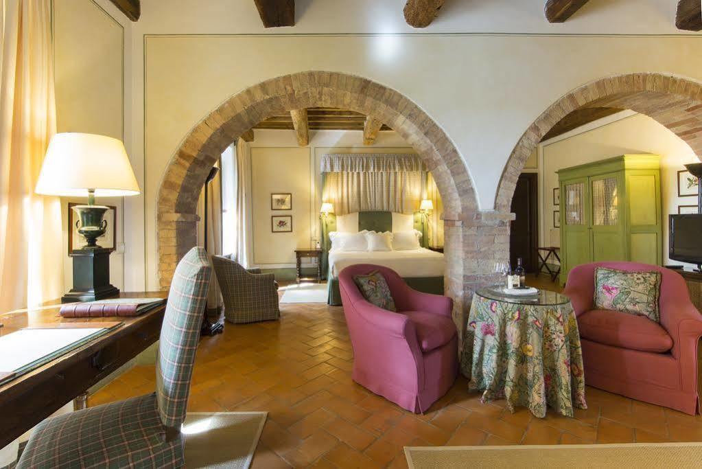 Castello Banfi - Il Borgo - Relais Et Chateaux Hotel Poggio alle Mura Ngoại thất bức ảnh