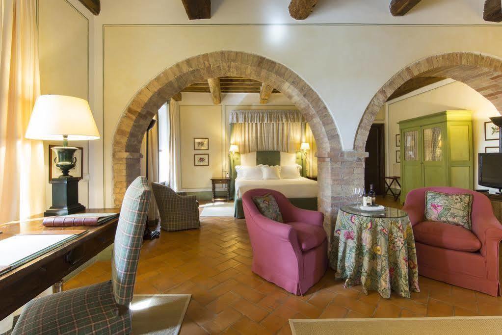 Castello Banfi - Il Borgo - Relais Et Chateaux Poggio alle Mura Ngoại thất bức ảnh