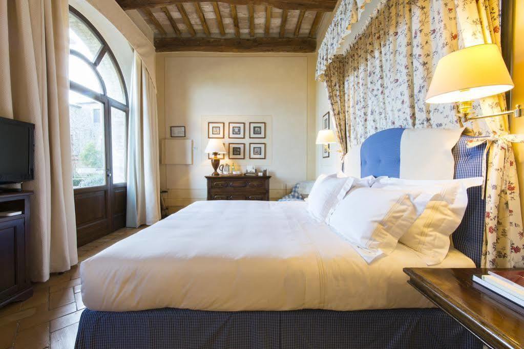 Castello Banfi - Il Borgo - Relais Et Chateaux Poggio alle Mura Ngoại thất bức ảnh